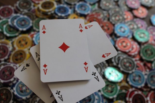 https://pixabay.com/photos/poker-chips-ace-green-red-luck-846309/