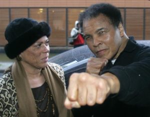 Muhammad Ali and his wife Lonnie arrive at a hotel in Berlin, December 2005. REUTERS/Tobias Schwarz