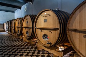 https://www.freepik.com/premium-photo/wooden-barrels-wine-producing-factory_7395269.htm