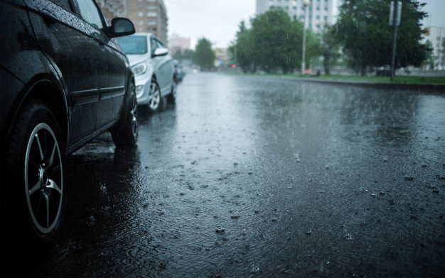 https://www.freepik.com/premium-photo/heavy-downpour-city-city-street-flooded-with-rain-water-pipe_8458693.htm#query=heavy%20downpour&position=16
