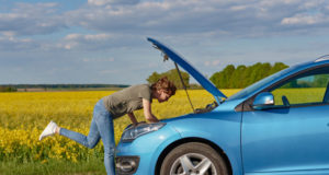 https://www.freepik.com/premium-photo/woman-repairs-broken-car-with-open-hood-road-summer-day_9639595.htm#page=2&query=woman+car+repair&position=18