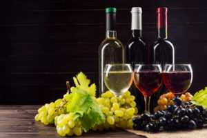 https://www.freepik.com/premium-photo/wine-bottle-grape-wooden-table_5076880.htm#page=1&query=wine%20tasting&position=25