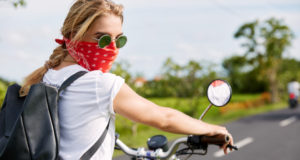 https://www.freepik.com/free-photo/blonde-woman-with-bandana-motorbike_9619185.htm#page=1&query=motorcycle%20sunglasses&position=10