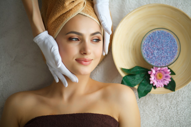 https://www.freepik.com/premium-photo/skin-body-care-close-up-young-woman-getting-spa-treatment-beauty-salon-spa-face-massage-facial-beauty-treatment-spa-salon_5850607.htm#page=1&query=spa%20treatment&position=38