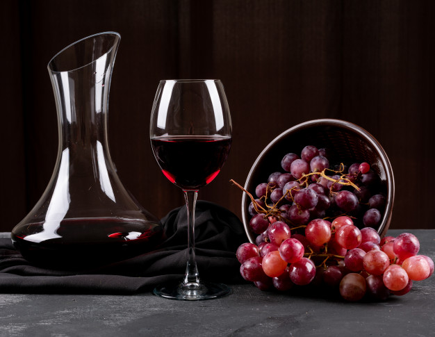 https://www.freepik.com/free-photo/side-view-jug-with-red-wine-grape-dark-horizontal_7846724.htm#page=1&query=merlot%20grapes&position=2