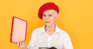 https://www.freepik.com/free-photo/portrait-sad-frustrated-mature-retired-female-red-beret-holding-box-unpacking-present-valentine-s-day_11555963.htm#page=2&query=gift+giving&position=9