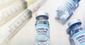 https://www.freepik.com/premium-photo/needles-syringes-tray-prevention-treatment-from-coronavirus-infection_8568373.htm#page=1&query=covid%20vaccine%20bottles&position=46