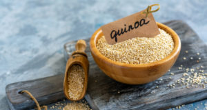 https://www.freepik.com/premium-photo/raw-white-quinoa-wooden-bowl_9011583.htm#page=3&query=quinoa&position=25