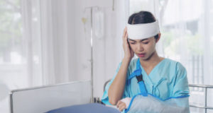 https://www.freepik.com/free-photo/lonely-accident-patients-injury-headache-woman-hospital-medical-concept_7813368.htm#page=2&query=injury&position=1