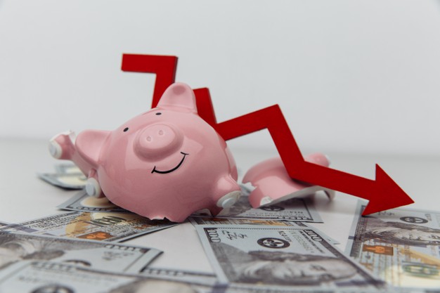 https://www.freepik.com/premium-photo/broken-piggy-bank-red-arrow-down-with-dollar-banknotes-investment-bankruptcy-concept_14169040.htm?query=business%20bankruptcy