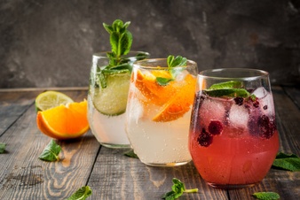 https://www.freepik.com/premium-photo/selection-three-kinds-gin-tonic-with-blackberries-with-orange-with-lime-mint-leaves-glasses-rustic-wooden-background_6454424.htm#page=1&query=Gin&position=17
