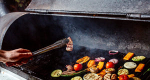 https://www.freepik.com/free-photo/man-fries-grilled-vegetables-with-sausages_7802131.htm#page=2&query=grilling%20vegetables&position=7