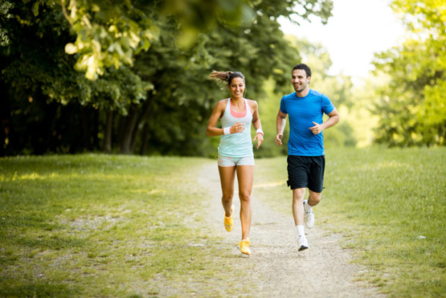 https://www.freepik.com/premium-photo/young-couple-running_2677123.htm#page=1&query=woman%20jogging&position=18