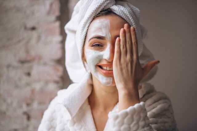 https://www.freepik.com/free-photo/portrait-woman-with-facial-mask-half-face_4410910.htm#page=1&query=skin%20care&position=34