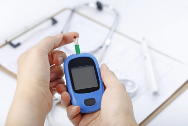 https://www.freepik.com/free-photo/hand-holding-blood-glucose-meter-measuring-blood-sugar-background-is-stethoscope-chart-file_1193248.htm#page=1&query=diabetes&position=27&from_view=search