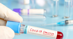 https://www.freepik.com/premium-photo/doctor-with-positive-blood-sample-new-variant-detected-coronavirus-strain-called-covid-omicron-research-new-african-strains-mutations-covid-19-coronavirus-laboratory_20889699.htm#page=1&query=omicron&position=3&from_view=search