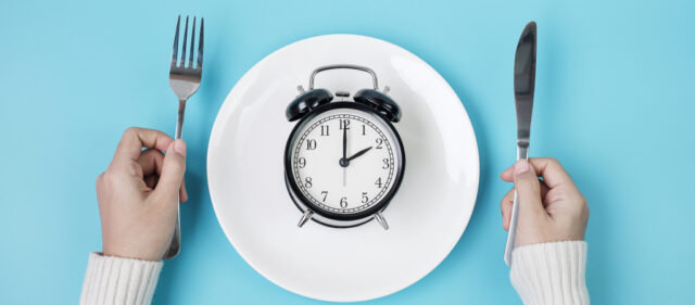 https://www.freepik.com/premium-photo/hands-holding-knife-fork-alarm-clock-white-plate_13641779.htm#query=intermittent%20fasting&position=43&from_view=search