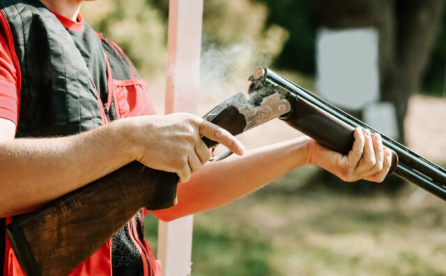 https://www.freepik.com/free-photo/man-opens-shotgun-bolt-after-one-shot-with-smoke_2454890.htm#query=shotguns&position=8&from_view=search