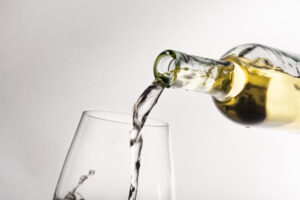 https://www.freepik.com/premium-photo/close-up-bottle-pouring-wine-into-glass_5263481.htm#query=white%20wine&from_query=sauvignon%20blanc&position=32&from_view=search