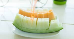 https://www.vecteezy.com/photo/7428377-juicy-slice-cantaloupe-melon