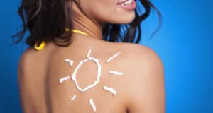 https://www.freepik.com/free-photo/suntan-lotion-woman-s-arm-sun-shape_11599249.htm#query=sunscreen&position=17&from_view=search