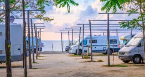 https://www.vecteezy.com/photo/6249891-mobile-homes-caravans-at-vehicle-camping-near-sandy-beach-of-tyrrhenian-sea-in-tropea-town