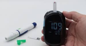 https://www.vecteezy.com/photo/4867549-woman-with-diabetes-using-glucometer-lancet-pen-and-test-strip-on-background-diagnosis-of-diabetes-concept