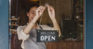 https://www.freepik.com/free-photo/young-manager-girl-changing-sign-from-closed-open-sign-door-cafe-looking-outside-waiting-clients-after-lockdown_15114721.htm#query=entrepreneur&position=10&from_view=search