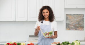 https://www.freepik.com/free-photo/front-view-afro-american-woman-preparing-salad_5870606.htm#query=vegetables&position=32&from_view=search