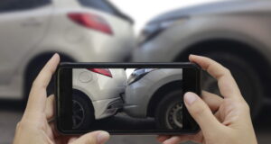 https://www.vecteezy.com/photo/7095555-hand-holding-smart-phone-take-a-photo-at-the-scene-of-a-car-crash-car-accident-for-insurance