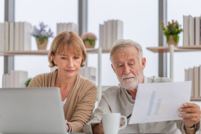 https://www.vecteezy.com/photo/6847649-worried-senior-couple-checking-their-bills-retired-elderly-old-family-reading-documents