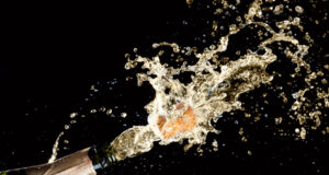 https://www.freepik.com/premium-photo/explosion-splashing-champagne-sparkling-wine_5586200.htm#query=new%20years%20toast&position=8&from_view=search&track=sph