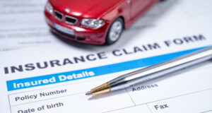 https://www.vecteezy.com/photo/4515209-pen-with-red-car-on-insurance-claim-accident-car-form