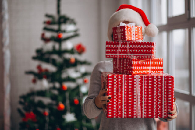 https://www.freepik.com/free-photo/woman-holding-big-christmas-boxes_3654168.htm#query=christmas%20gifts&position=26&from_view=search&track=sph