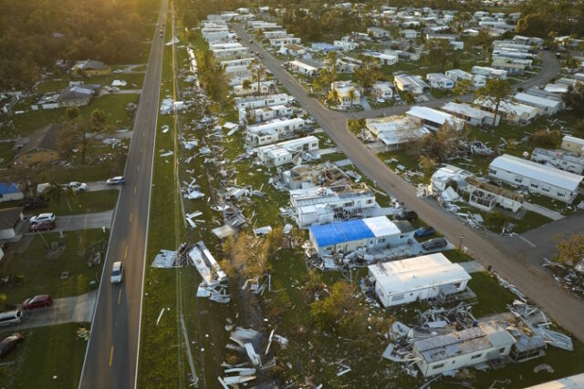 https://www.freepik.com/premium-photo/severely-damaged-houses-after-hurricane-ian-florida-mobile-home-residential-area-consequences-natural-disaster_36714966.htm#query=hurricane%20roof&position=14&from_view=search&track=sph