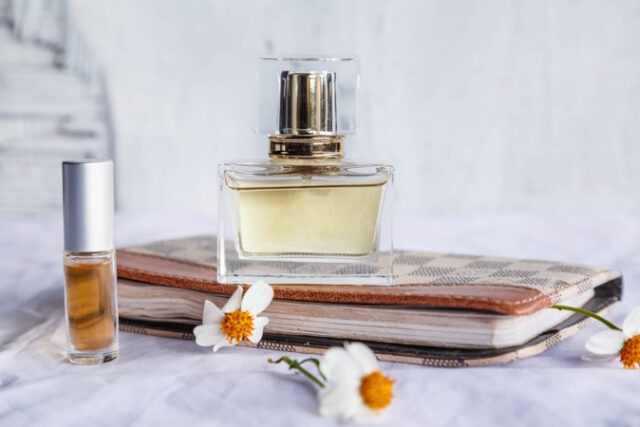 https://www.vecteezy.com/photo/3407450-golden-perfume-and-perfume-bottles-on-white-background