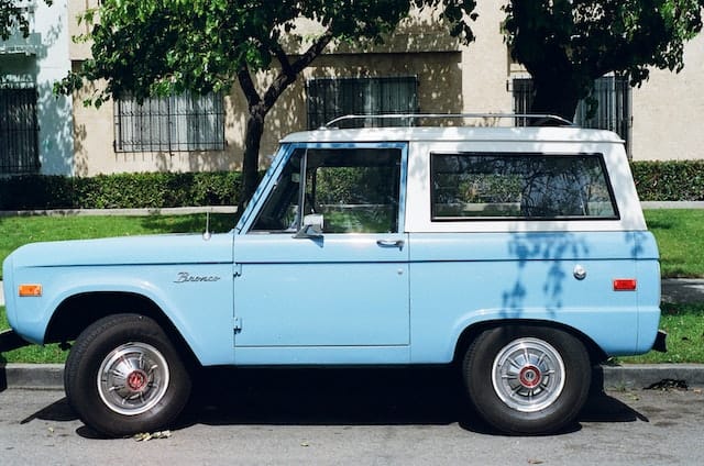 https://www.pexels.com/photo/blue-car-vehicle-vintage-2664/
