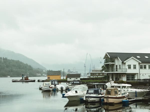 https://www.freepik.com/free-photo/lonely-boats-stand-pierce-covered-with-fog_1275141.htm#query=lakefront%20homes&position=2&from_view=search&track=ais