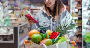https://www.freepik.com/free-photo/young-woman-buys-groceries-supermarket-with-phone-her-hands_10497255.htm#query=grocery%20shopping&position=32&from_view=search&track=robertav1_2_sidr