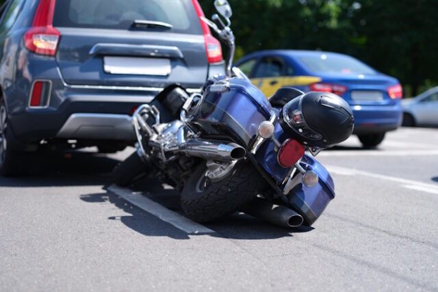 https://www.freepik.com/premium-photo/blue-motorcycle-lying-road-near-car-closeup_18582885.htm#query=motorcycle%20accident&position=30&from_view=search&track=ais