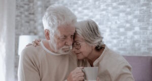 https://www.freepik.com/premium-photo/senior-woman-comforting-her-depressed-sad-husband-unhappy-elderly-man-sitting-sofa-home_39209249.htm#query=dementia&position=7&from_view=search&track=sph