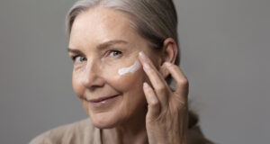 https://www.freepik.com/free-photo/side-view-smiley-woman-applying-face-cream_26923593.htm#query=anti%20aging%20cream&position=3&from_view=search&track=ais
