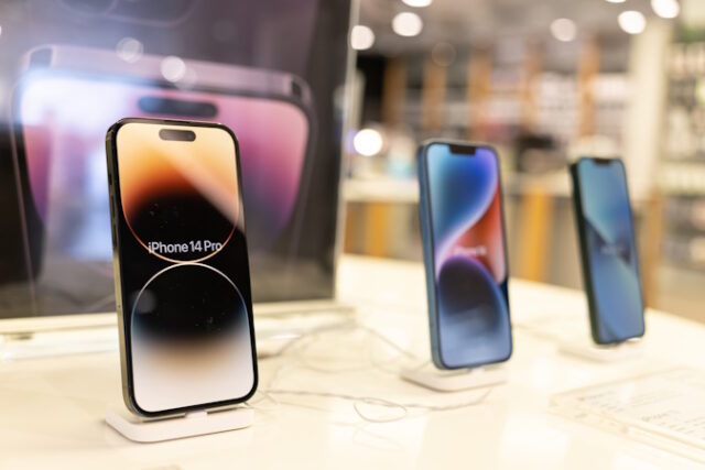 https://www.vecteezy.com/photo/12497043-new-apple-iphone-14-series-on-sale-during-the-launch-day-at-the-store