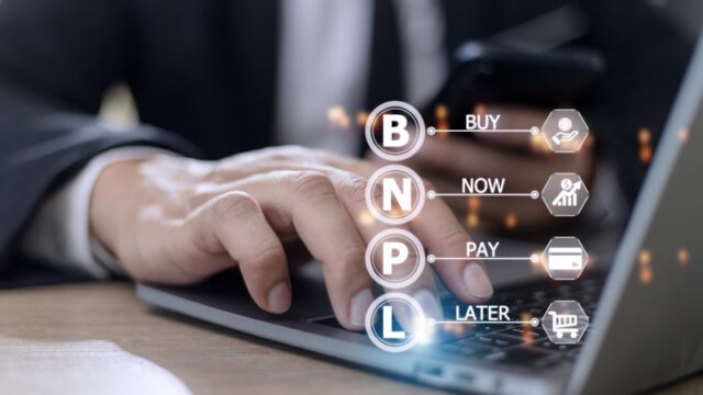 https://www.vecteezy.com/photo/15943004-businessmen-holding-a-smartphone-with-icons-of-bnpl-with-online-shopping-icons-technology-bnpl-buy-now-pay-later-online-shopping-concept
