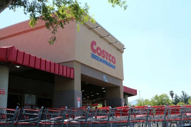 https://www.vecteezy.com/photo/8401127-los-angeles-apr-11-costco-entrance-at-the-businesses-reacting-to-covid-19-at-the-hospitality-lane-on-april-11-2020-in-san-bernardino-ca