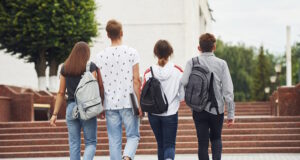 https://www.vecteezy.com/photo/15195405-rear-view-group-of-young-students-in-casual-clothes-near-university-at-daytime