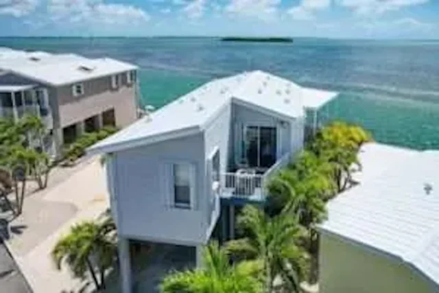 Waterfront home rentals in Cudjoe Key is perfect for families who want to enjoy water sports.
