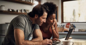https://www.freepik.com/premium-photo/couple-with-laptop-doing-finance-paper-work-paying-debt-insurance-loans-online-ebanking-together-home-two-serious-people-planning-looking-financial-document-bills-rate-mortgage_30892030.htm#fromView=search&page=1&position=17&uuid=4c493a42-4dc5-4052-afda-b30500ba311e