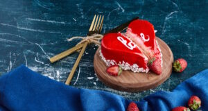 https://www.freepik.com/free-photo/heart-shape-red-cake-valentine-day_10619556.htm#query=valentine%20dessert&position=44&from_view=search&track=ais&uuid=0a39dbb1-ce5f-4650-88d4-f7aa3f9c07d8