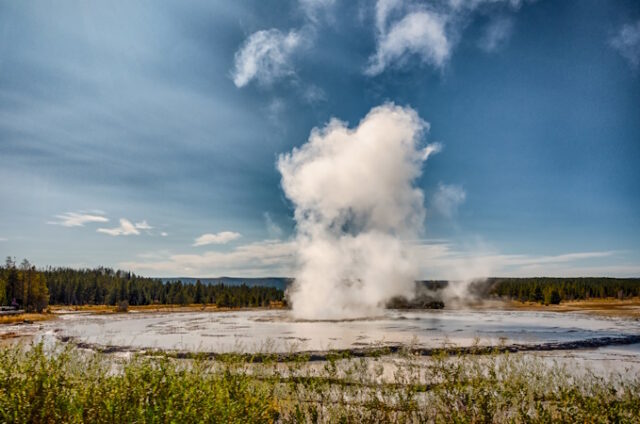https://www.vecteezy.com/photo/2924053-eruption-of-old-faithful-geyser-at-yellowstone-nationl-park